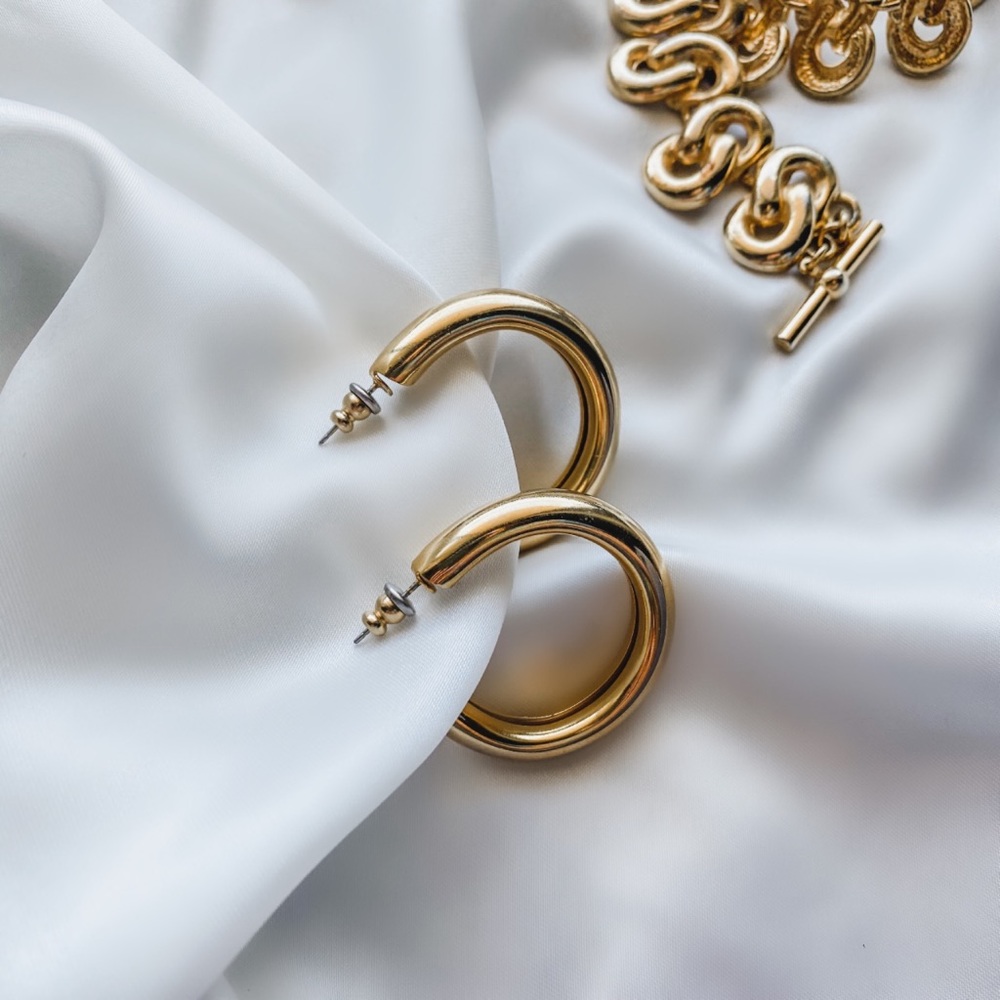 Vintage 90s Chunky Gold Hoops - Picture 5 of 6